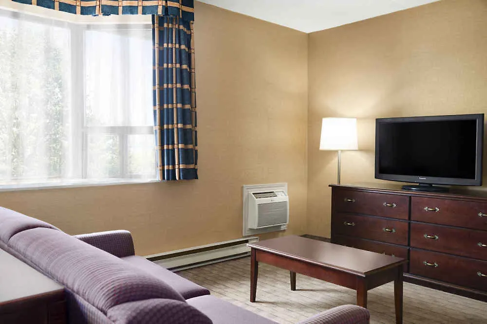 Travelodge By Wyndham Toronto East