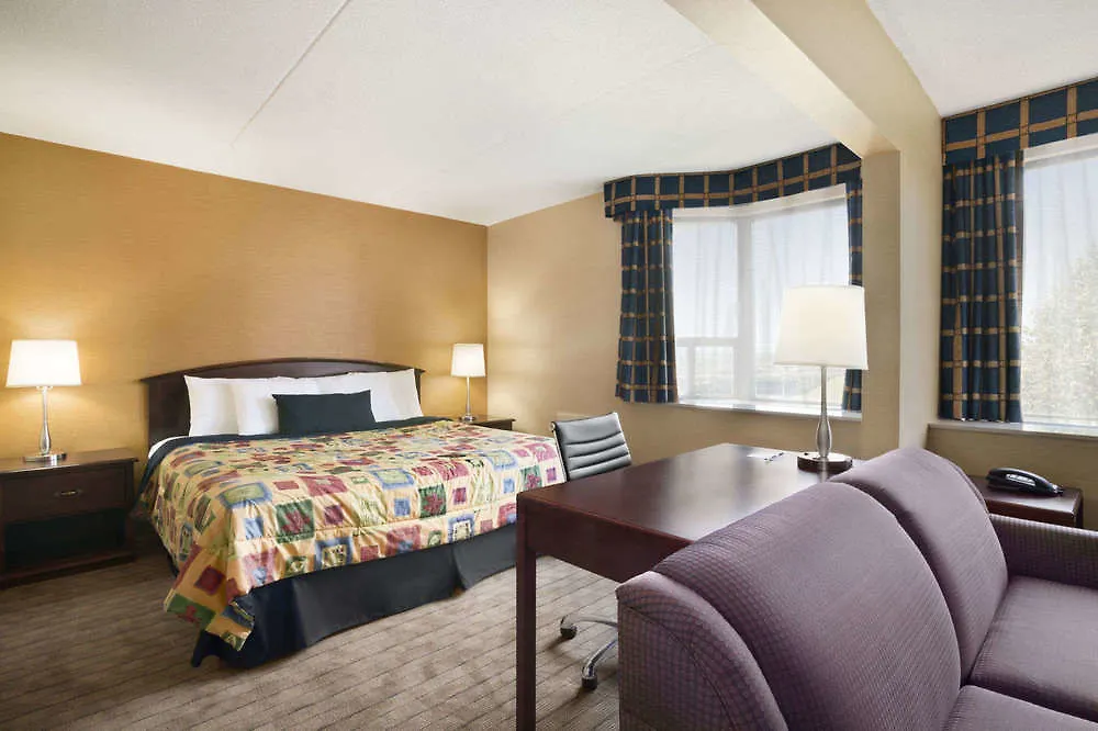 Otel Travelodge By Wyndham Toronto East