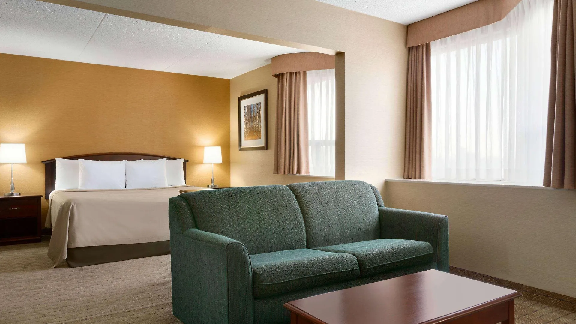 Travelodge By Wyndham Toronto East