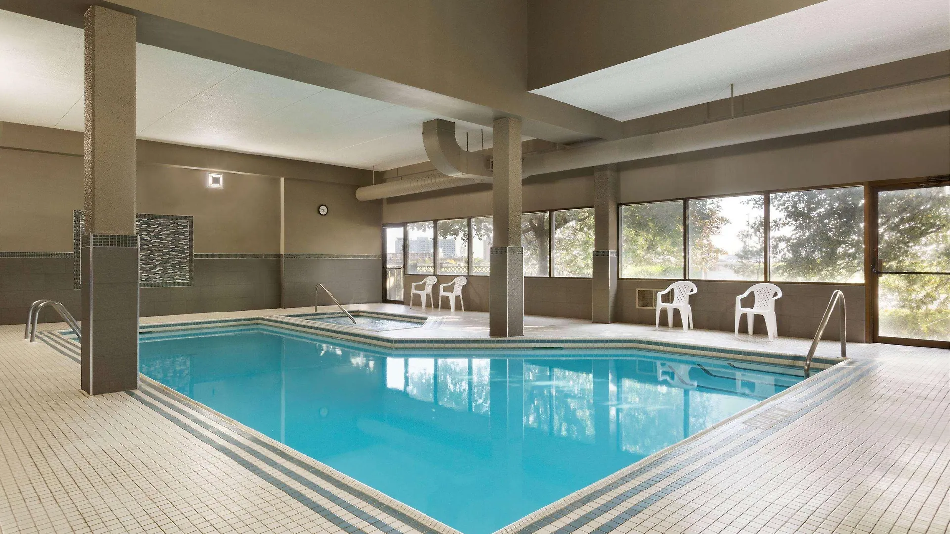 Travelodge By Wyndham Toronto East
