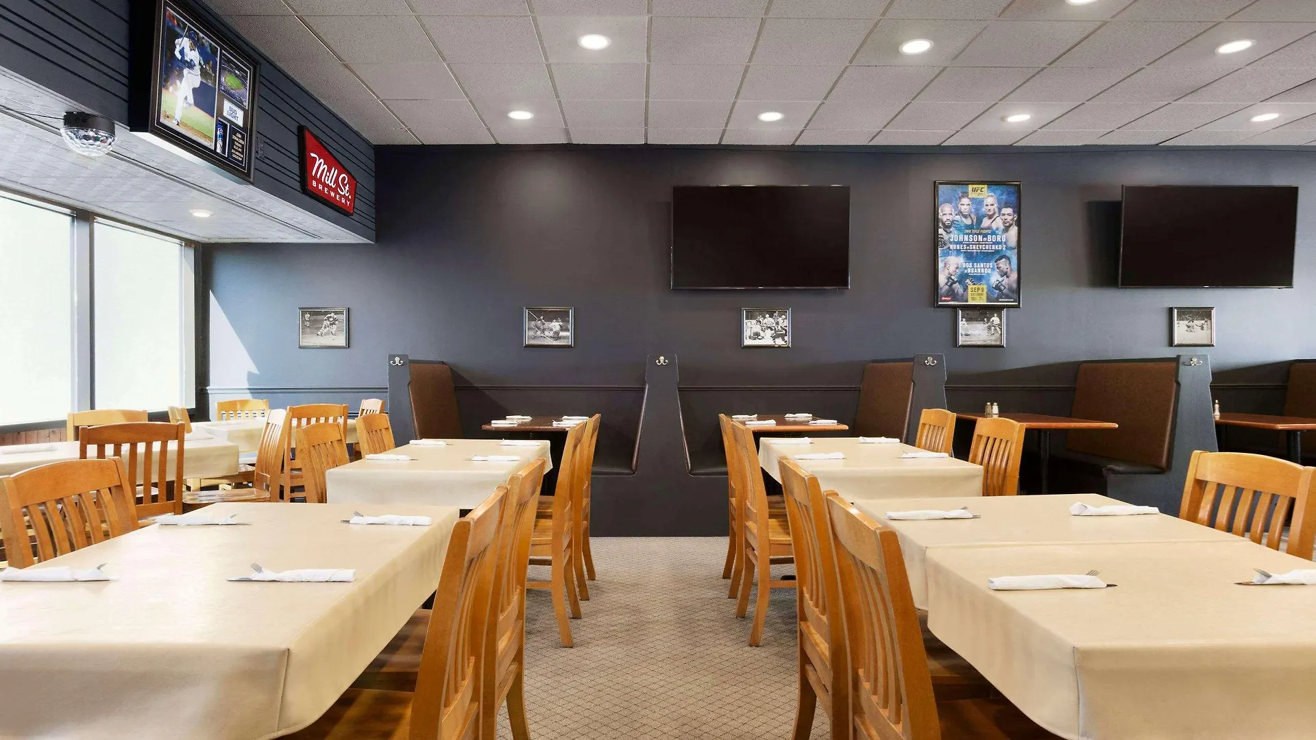 Travelodge By Wyndham Toronto East 2*,  Καναδάς
