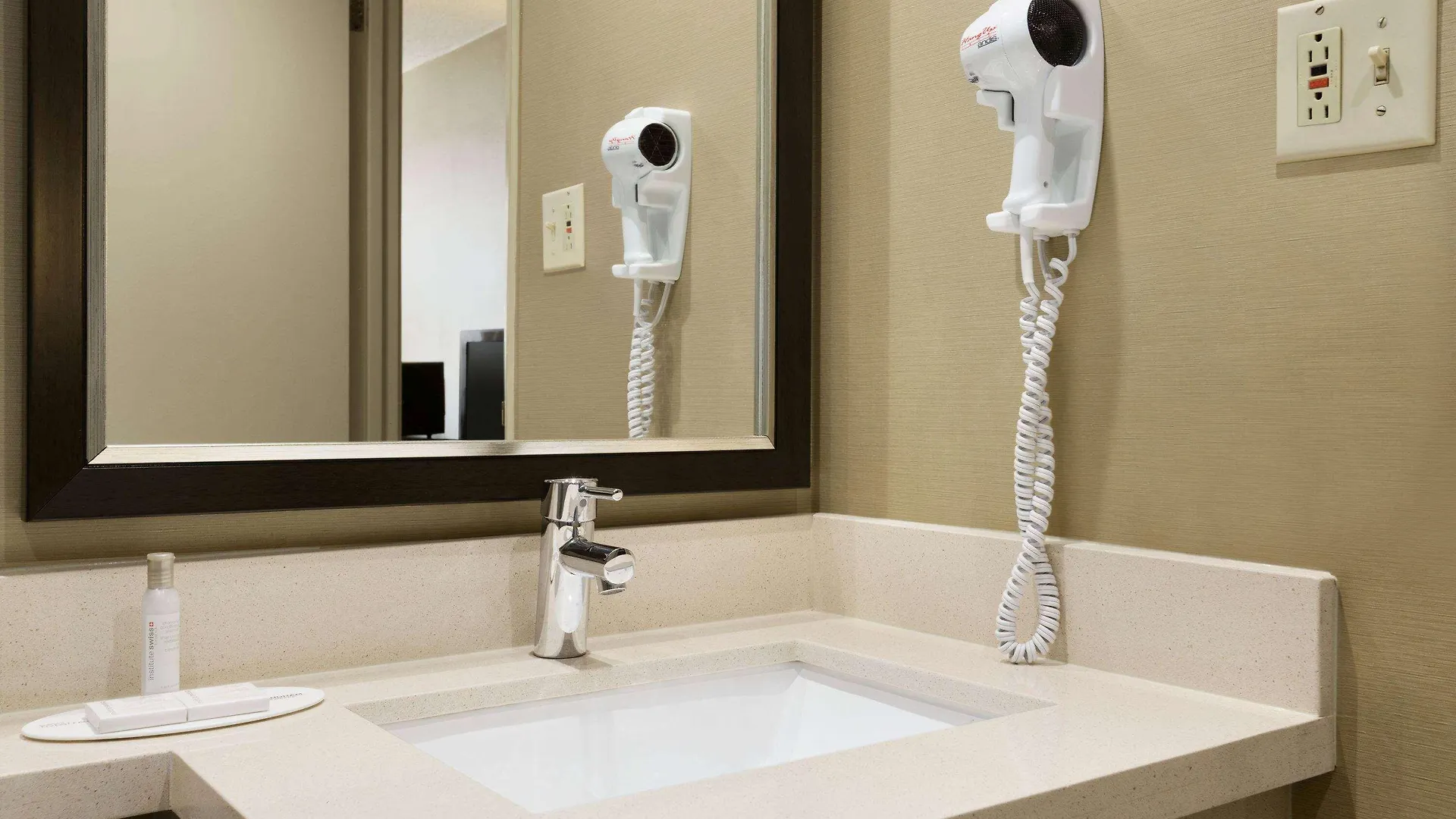 Travelodge By Wyndham Toronto East Ξενοδοχείο