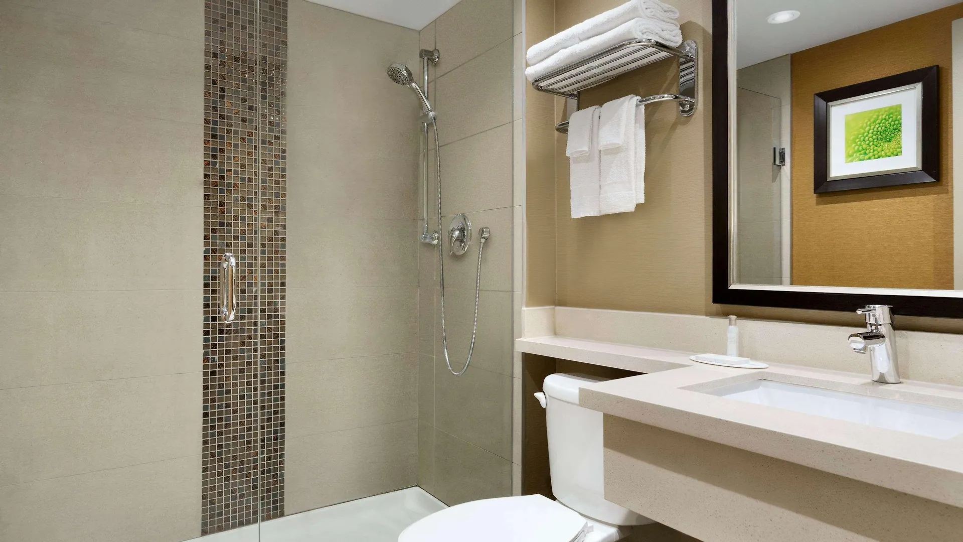 Travelodge By Wyndham Toronto East 2*,  Καναδάς
