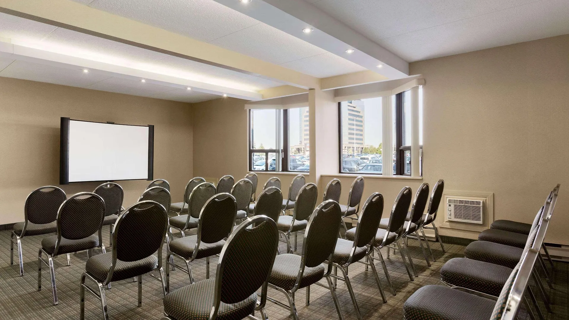 Travelodge By Wyndham Toronto East 2*,  Καναδάς