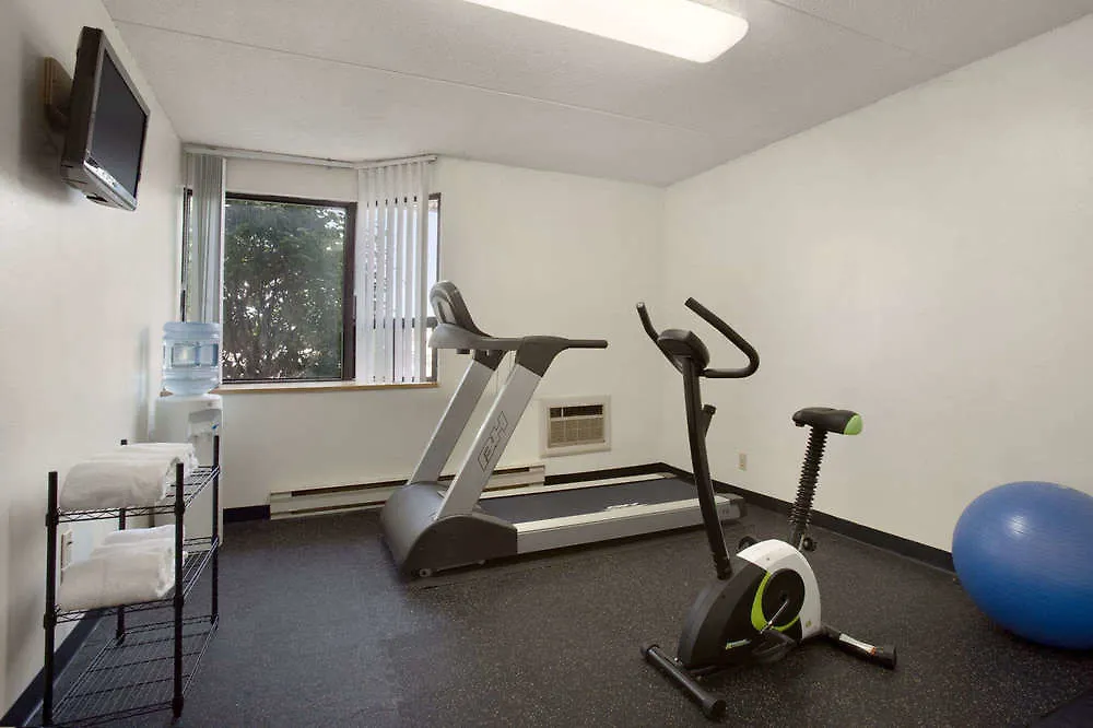 Travelodge By Wyndham Toronto East 2*,